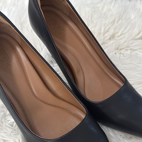 Nordstrom Black Pointed-Toe Heels Sleek Medium-Height - Picture 8 of 8